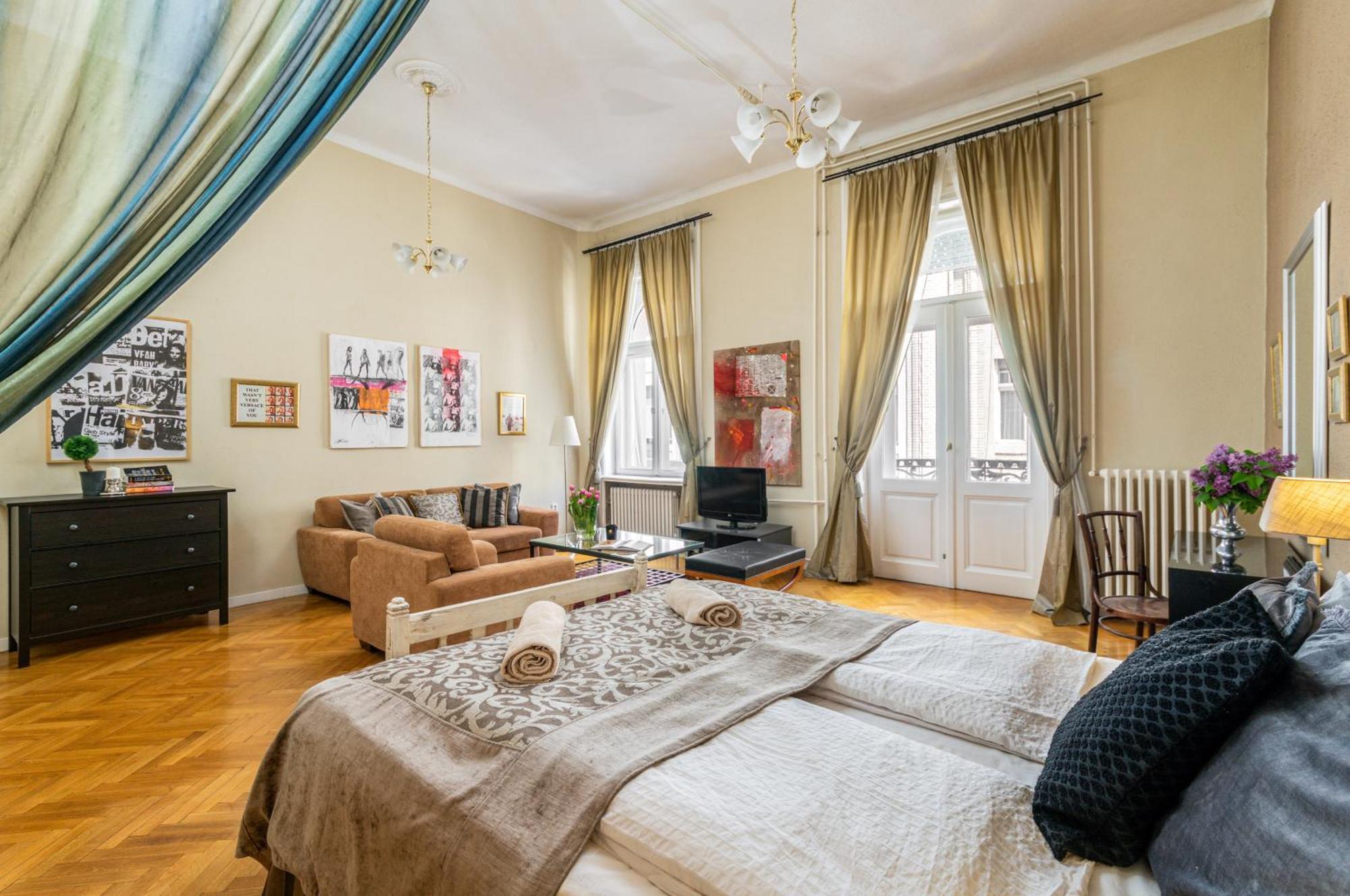 Super Chic With A Private Balcony דירה *
