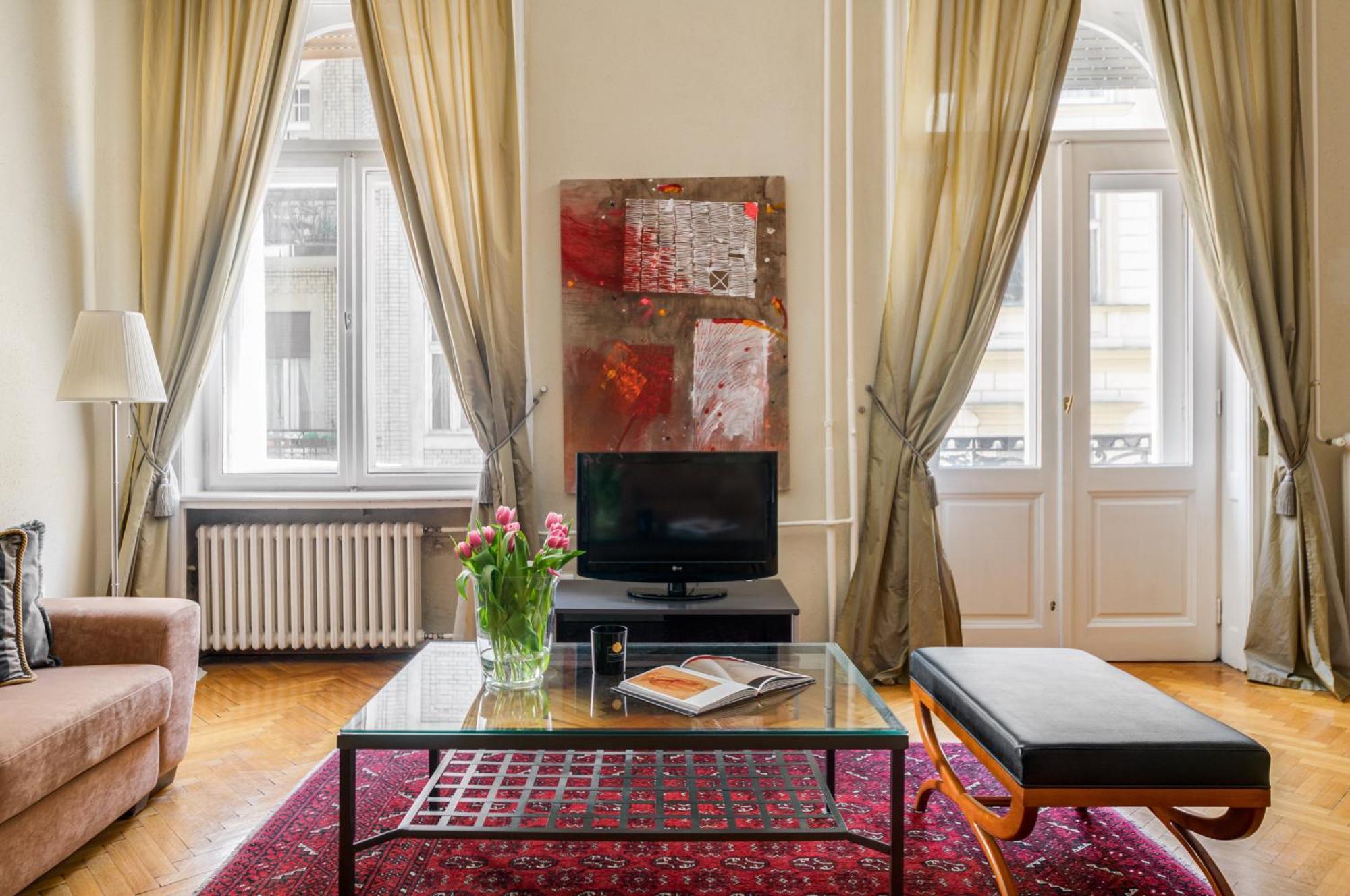 Super Chic With A Private Balcony דירה בודפשט